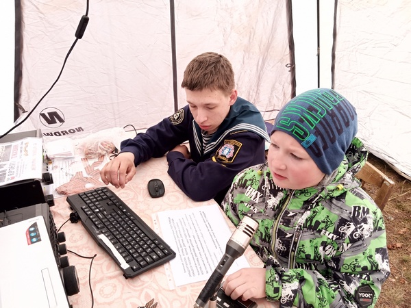 Иван, Егор у аппарата.jpg