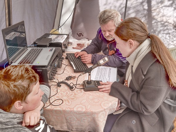 Евгений, Наташа, егор.jpg