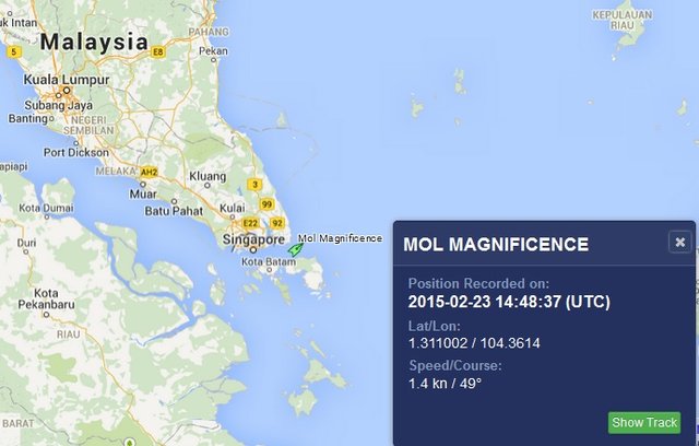 Контейнеровоз MOL MAGNIFICENCE у Сингапура,Южно-Китайское море.jpg