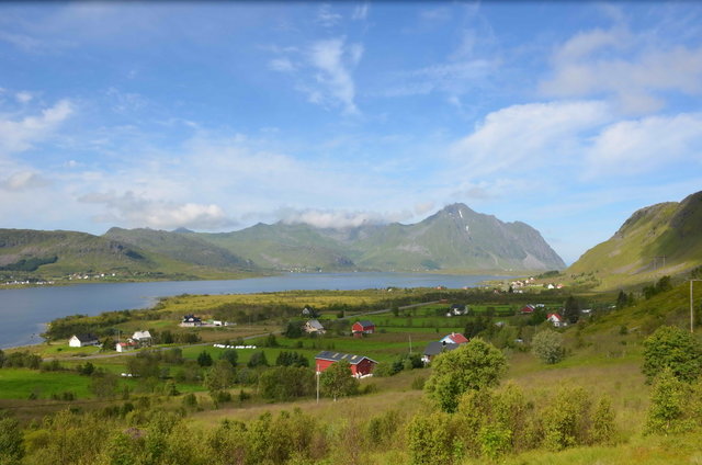 Яркий день на Лофотенах.jpg